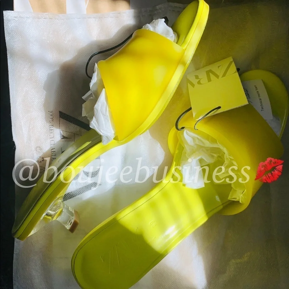 ZARA BNWT Rubber Kitten Heel Sandals - Picture 7 of 7